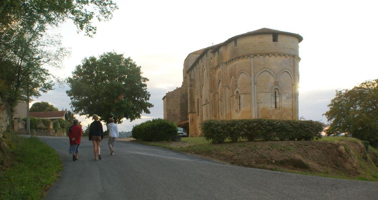 Romantic Gite Nr St Emilion With Private Pool And Views To Die For Pujols  Екстериор снимка