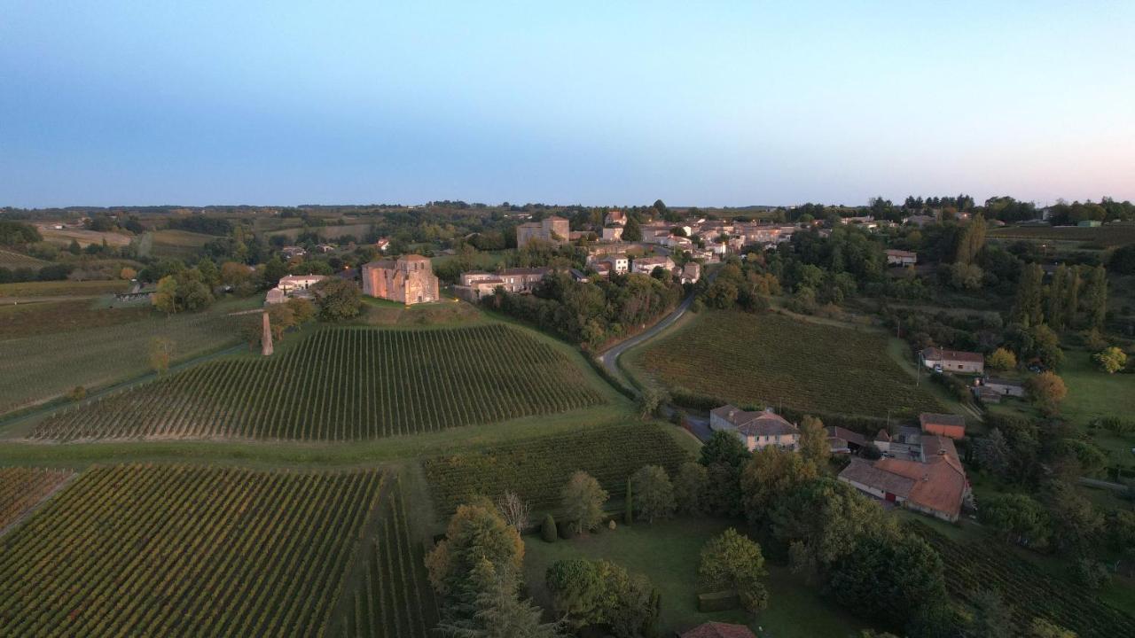 Romantic Gite Nr St Emilion With Private Pool And Views To Die For Pujols  Екстериор снимка